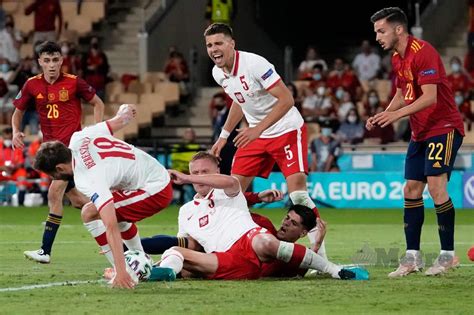 Keputusan secara langsung: Bola sepak secara langsung.